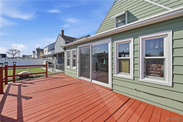 2733 Woodlawn Avenue, Niagara Falls, NY 14301