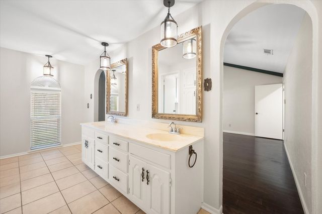 2003 Botts Drive, Arlington, TX 76012