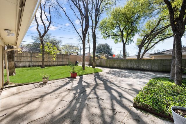 2003 Botts Drive, Arlington, TX 76012