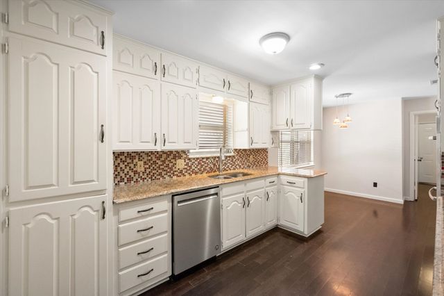 2003 Botts Drive, Arlington, TX 76012