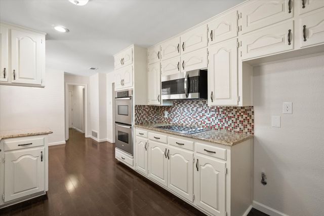 2003 Botts Drive, Arlington, TX 76012