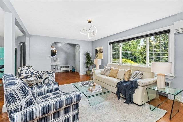 343 School St, Belmont, MA 02478