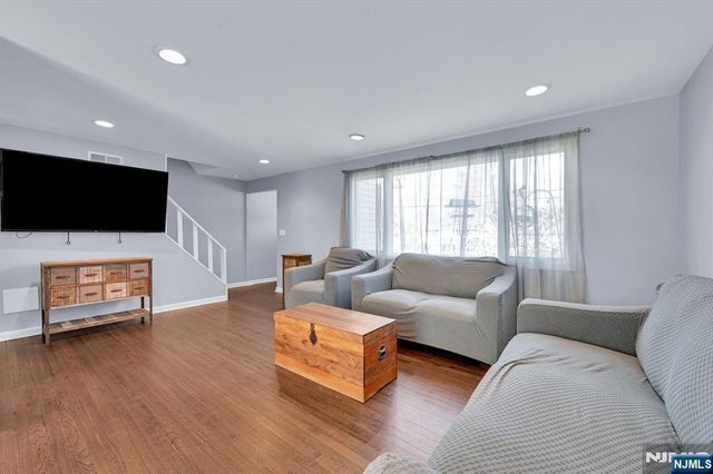 30 Campbell Street, Waldwick, NJ 07463