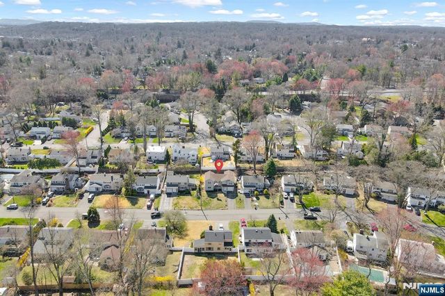 30 Campbell Street, Waldwick, NJ 07463