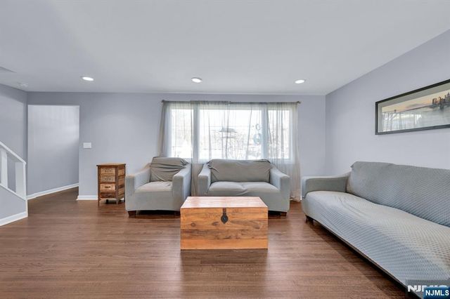 30 Campbell Street, Waldwick, NJ 07463