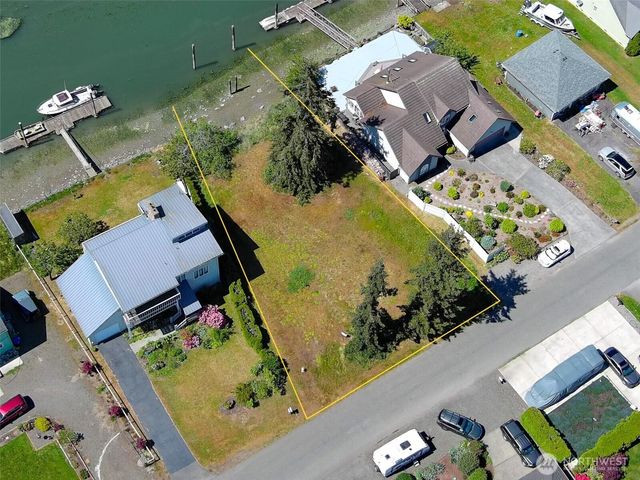271 N Beach Drive, Port Ludlow, WA 98365