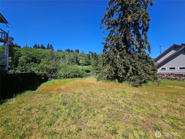271 N Beach Drive, Port Ludlow, WA 98365