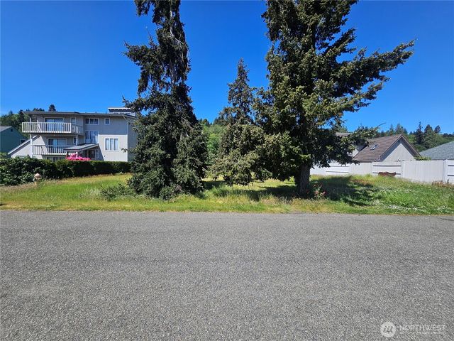 271 N Beach Drive, Port Ludlow, WA 98365