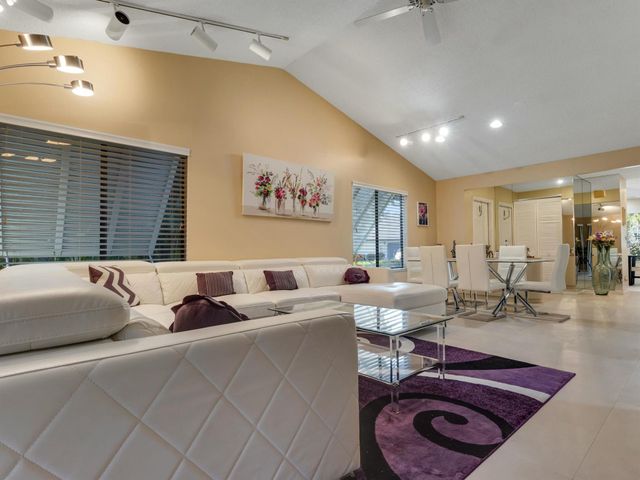 10088 Laurelwood Place, Boynton Beach, FL 33437