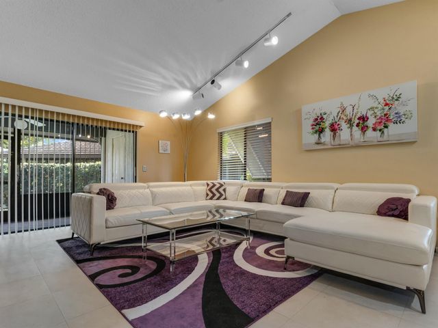 10088 Laurelwood Place, Boynton Beach, FL 33437
