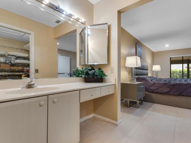 10088 Laurelwood Place, Boynton Beach, FL 33437
