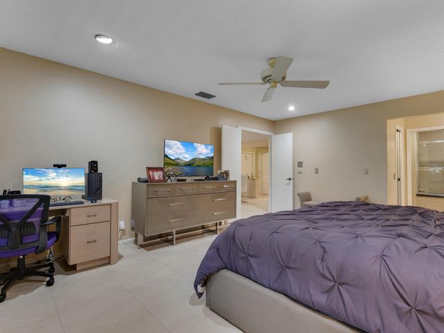10088 Laurelwood Place, Boynton Beach, FL 33437