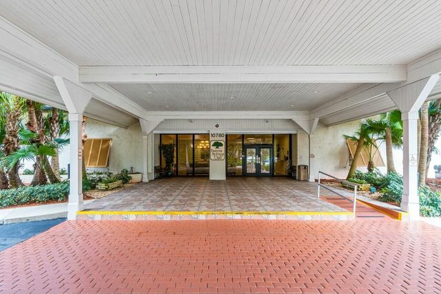 10088 Laurelwood Place, Boynton Beach, FL 33437