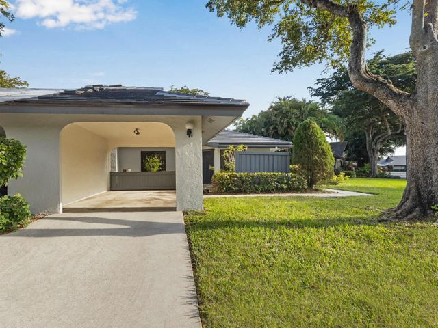 10088 Laurelwood Place, Boynton Beach, FL 33437