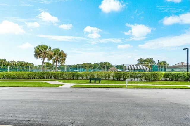 10088 Laurelwood Place, Boynton Beach, FL 33437
