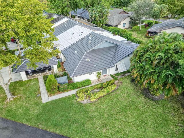 10088 Laurelwood Place, Boynton Beach, FL 33437