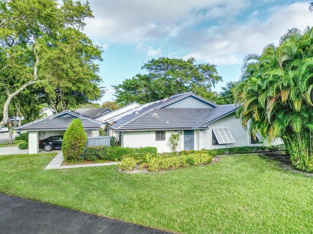 10088 Laurelwood Place, Boynton Beach, FL 33437