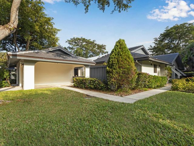 10088 Laurelwood Place, Boynton Beach, FL 33437