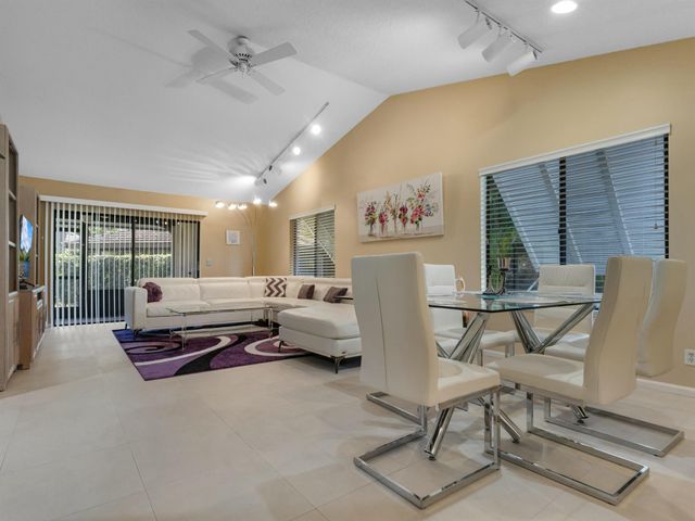 10088 Laurelwood Place, Boynton Beach, FL 33437