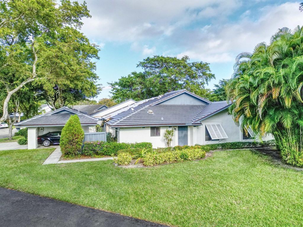 10088 Laurelwood Place, Boynton Beach, FL 33437