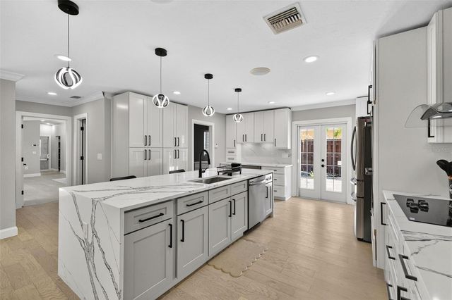 5073 HIGEL AVENUE, Sarasota, FL 34242