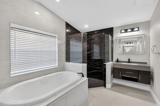 5073 HIGEL AVENUE, Sarasota, FL 34242