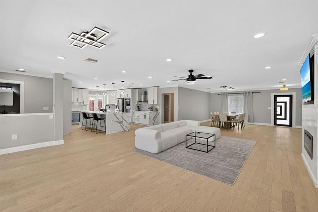 5073 HIGEL AVENUE, Sarasota, FL 34242