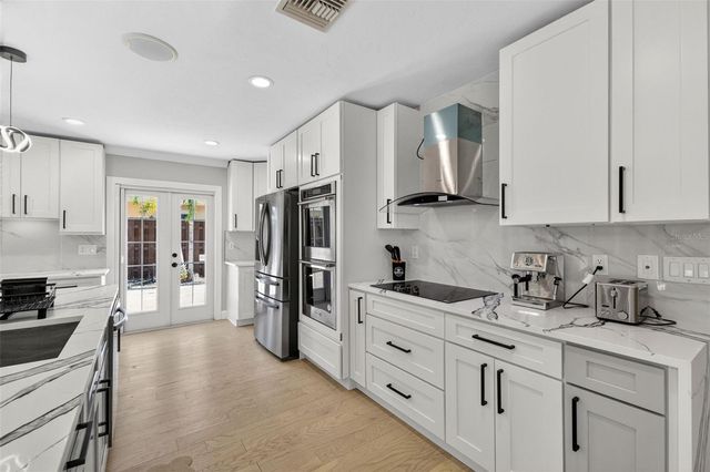 5073 HIGEL AVENUE, Sarasota, FL 34242
