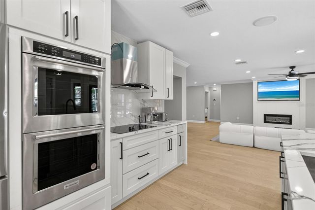 5073 HIGEL AVENUE, Sarasota, FL 34242
