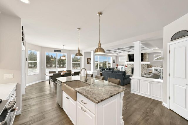 8130 W Mourning Dove LANE, Mequon, WI 53097