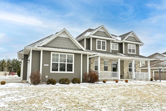 8130 W Mourning Dove LANE, Mequon, WI 53097