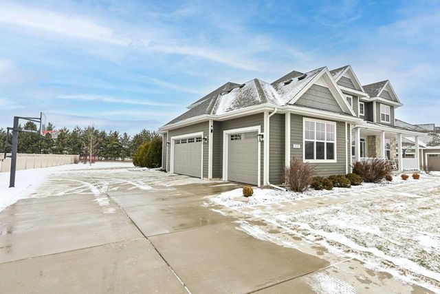 8130 W Mourning Dove LANE, Mequon, WI 53097