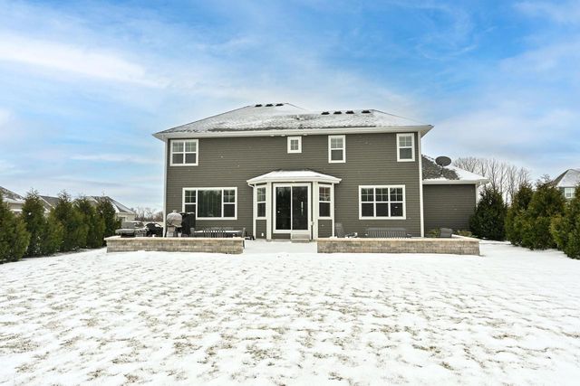 8130 W Mourning Dove LANE, Mequon, WI 53097