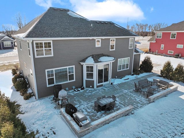 8130 W Mourning Dove LANE, Mequon, WI 53097