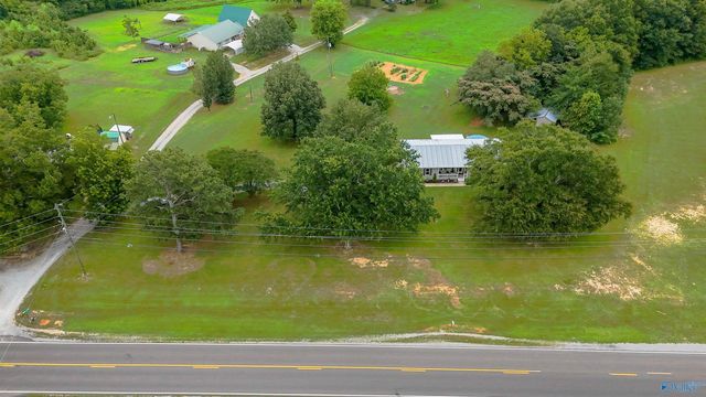 11 Ellis Private Drive, Hartselle, AL 35640