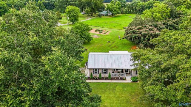 11 Ellis Private Drive, Hartselle, AL 35640