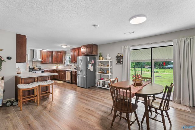 11 Ellis Private Drive, Hartselle, AL 35640