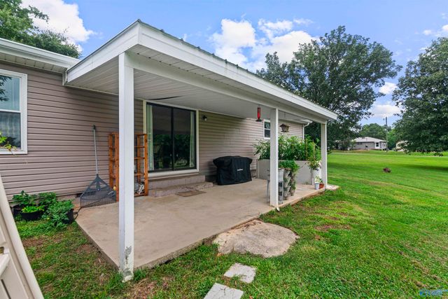 11 Ellis Private Drive, Hartselle, AL 35640