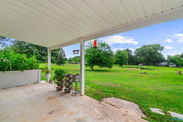 11 Ellis Private Drive, Hartselle, AL 35640