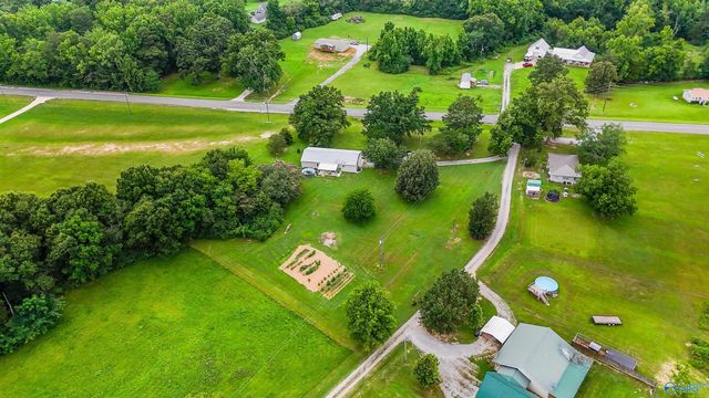 11 Ellis Private Drive, Hartselle, AL 35640