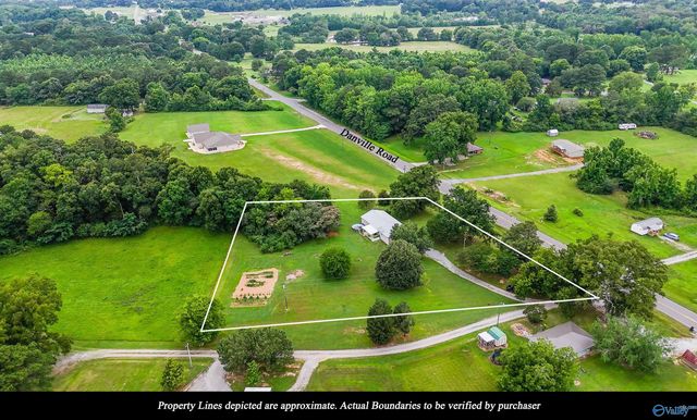 11 Ellis Private Drive, Hartselle, AL 35640