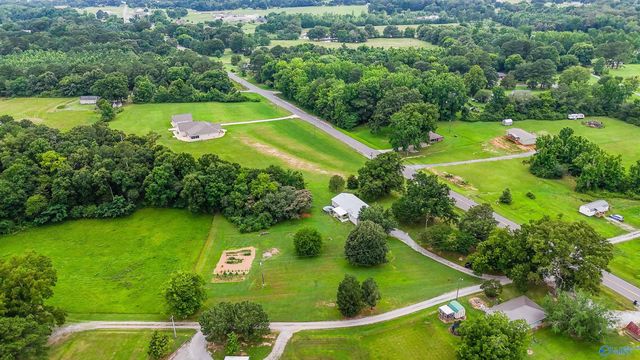 11 Ellis Private Drive, Hartselle, AL 35640