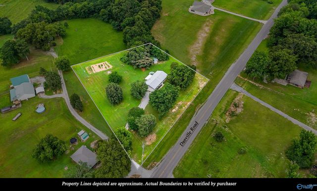 11 Ellis Private Drive, Hartselle, AL 35640