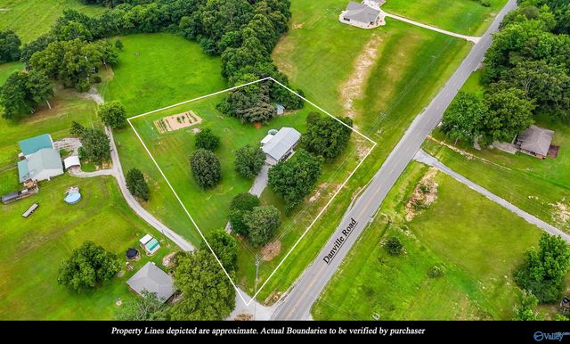 11 Ellis Private Drive, Hartselle, AL 35640