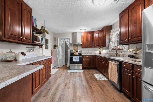 11 Ellis Private Drive, Hartselle, AL 35640