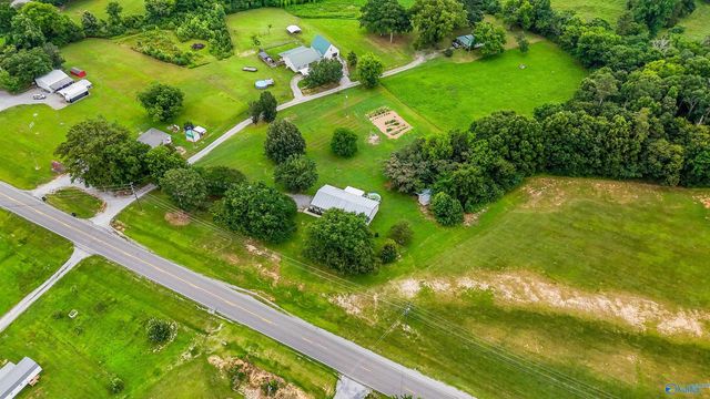 11 Ellis Private Drive, Hartselle, AL 35640