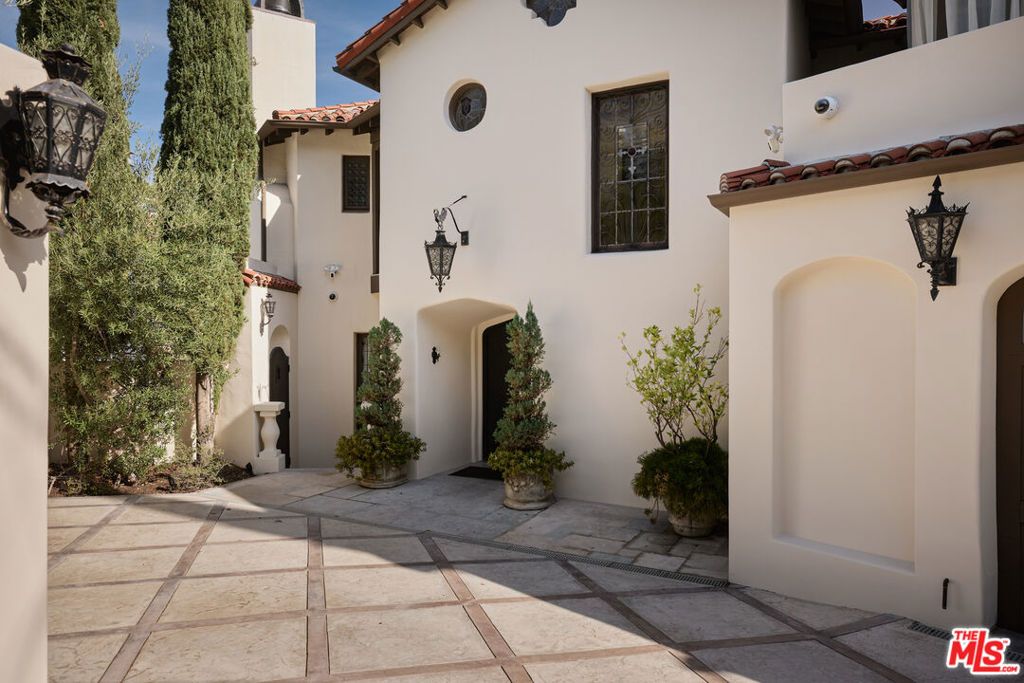 1588 Viewsite Drive, Los Angeles, CA 90069 — photo 3