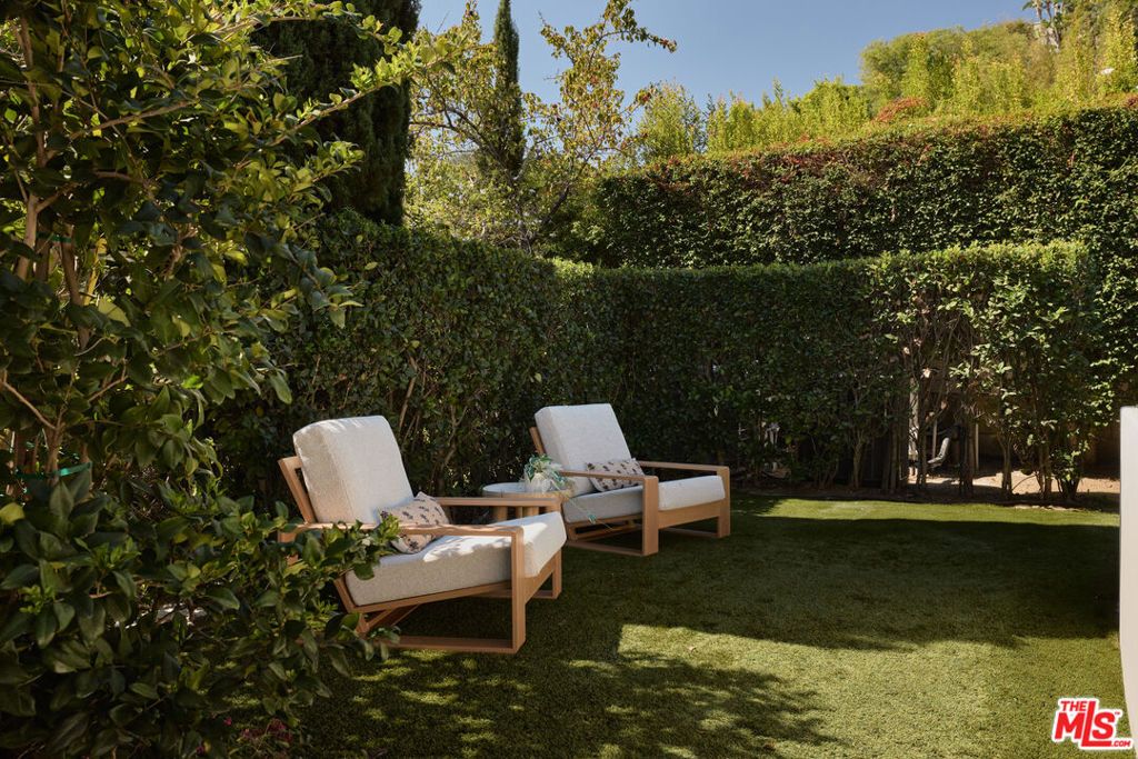 1588 Viewsite Drive, Los Angeles, CA 90069 — photo 4