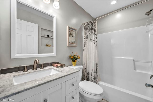 5304 Lake Forest Reserve Lane, Brunswick, OH 44212