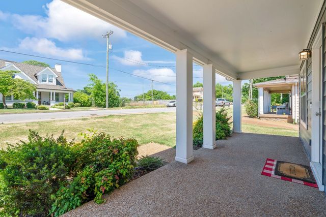 226 Treutland Ave, Nashville, TN 37207